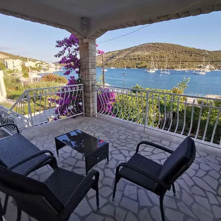 Two-bedroom In I Vinisce