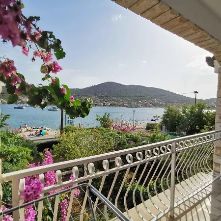 Apartment Two-bedroom In I Vinisce